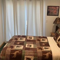 Townhouse condo with lakeviews close to lifts