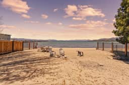 Private Beach, Lakefront Home, Close to Everything - Image 4