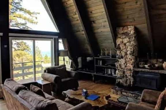 Top of the Mountain Lodge - Image 1