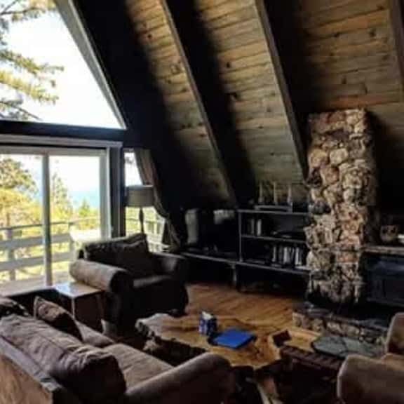 Top of the Mountain Lodge - Image 1