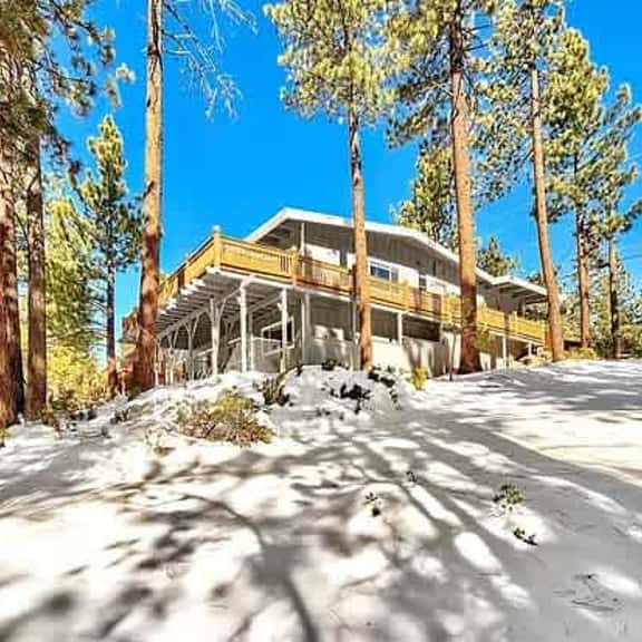 Large Family ski Chalet blocks to the ski resort - Image 1