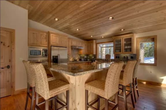 Upscale Mountain Home with Hot Tub and Foosball - Image 4