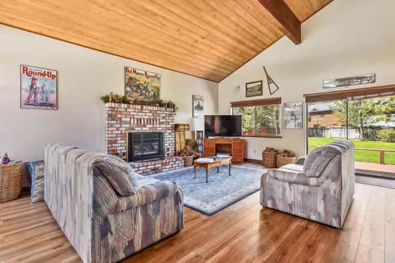 Minutes from Heavenly Valley & Lake Tahoe Beaches - Image 2
