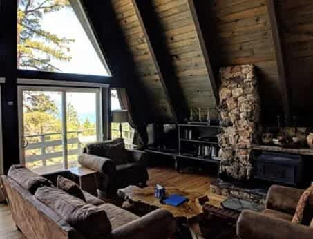 Top of the Mountain Lodge - Image 1