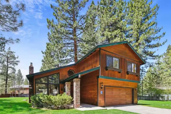 Minutes from Heavenly Valley & Lake Tahoe Beaches - Image 1