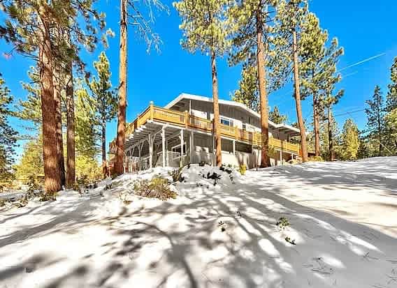 Large Family ski Chalet blocks to the ski resort - Image 1